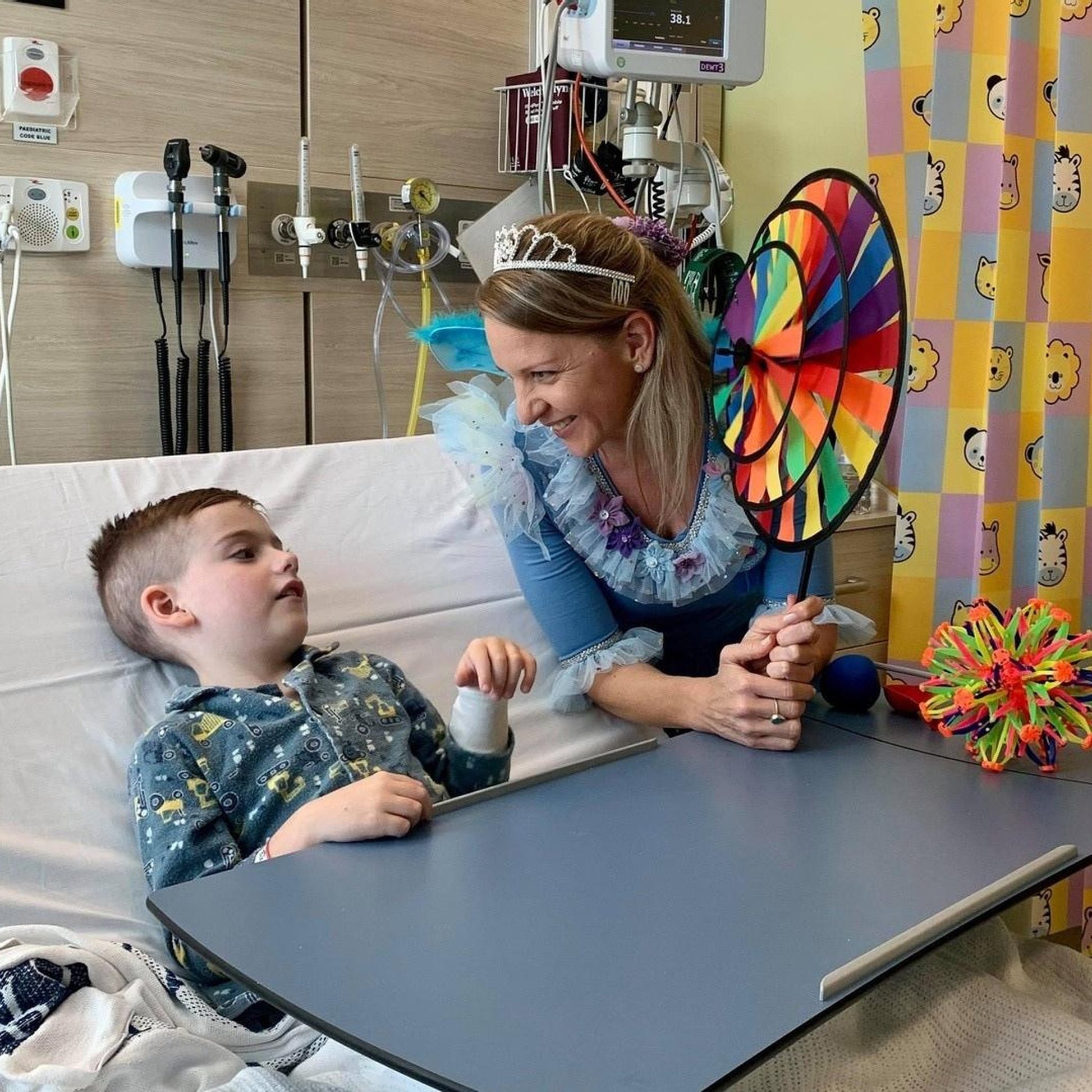 Hospital fairy bringing fairy letter to child